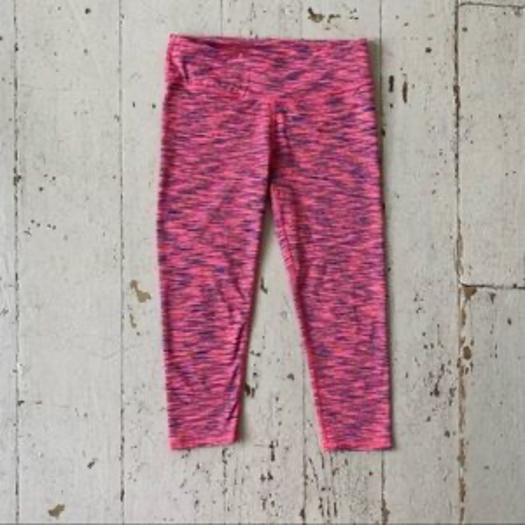 Lot of 2 Pair Fabletics Salar Capri Leggings - Picture 2 of 13